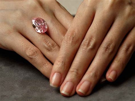 Super rare, purple-pink diamond up for auction, could fetch $38 milion | News-photos – Gulf News