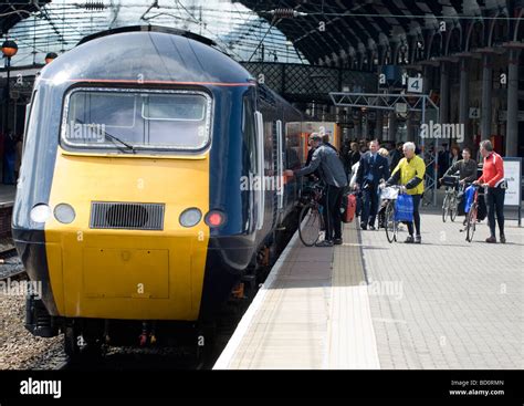 Train at platform 4 Newcastle Railway Station, Newcastle, England, UK - British rail Class 43 ...