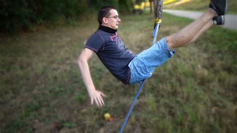 SLACKlining without Professional Equipment? ★ First time Slack-Lining ...