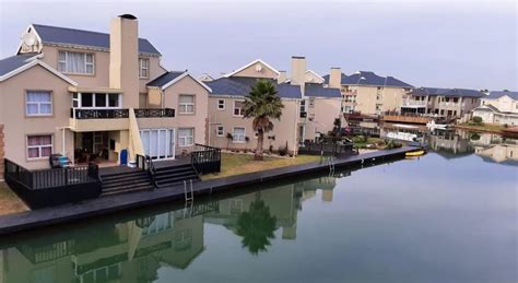 Marina Martinique Self-Catering 19 Serviced apartment (Jeffreys Bay) - Deals, Photos & Reviews