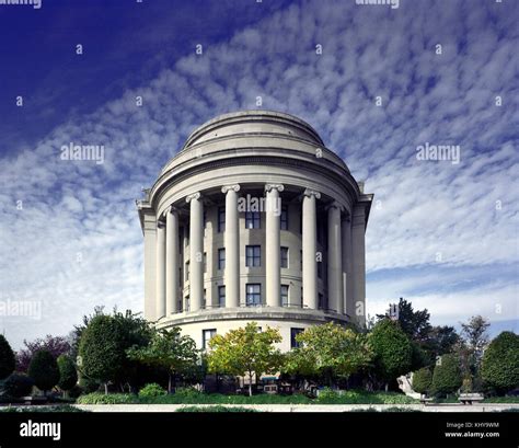 Federal Trade Commission Building Stock Photo - Alamy