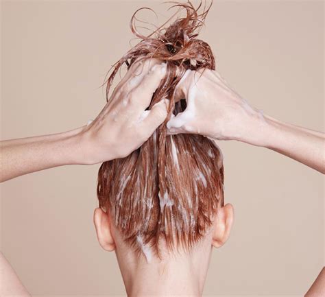 10 DIY Hair Masks For Damaged Hair