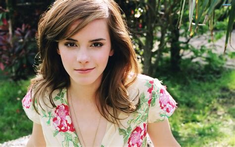 Emma Watson Smile HD Wallpaper