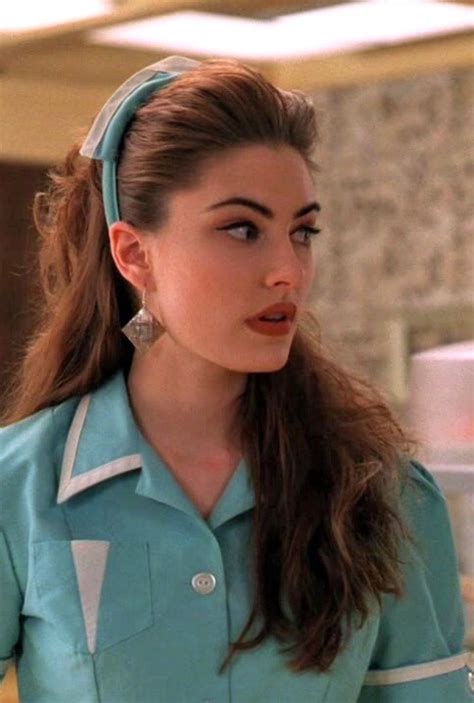 She is hot,right? Mädchen Amick as Shelly... - Twin Peaks Stuff