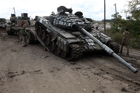 Ukrainische Streitkräfte zerstören 3 russische Panzerbesatzungen in ...