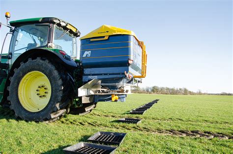 Fertiliser spreader testing: Check your spread - Profi