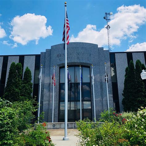 Entryway Branch County Courthouse in Coldwater, Michigan. Paul Chandler July 2018. Coldwater ...