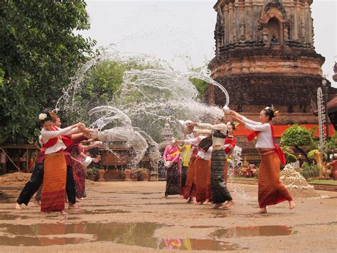 จังหวัดเชียงใหม่ (Chiang Mai) | Songkran festival, Thailand new year ...