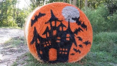 Hay bale art. Fall decor. | Hay bale decorations, Painted hay bales, Hay bale art