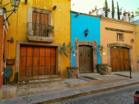 San Miguel de Allende, April 2017. | Fachada de casa, San miguel de allende, Miguel de allende