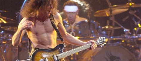 10 Incredible Eddie Van Halen Guitar Solos | WAAF