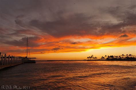 Waikiki Sunset 3 | Waikiki Beach is one of the most famous a… | Flickr