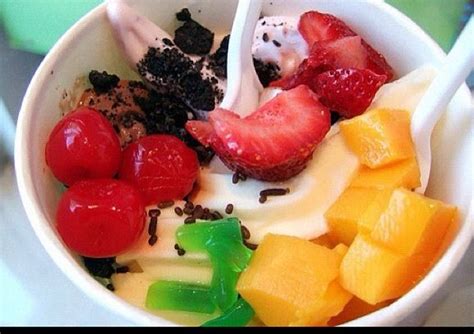 Ice cream with fruit toppings | Food, Amazing food, Love food