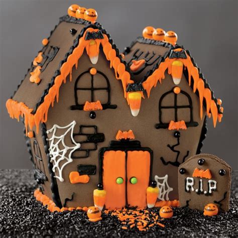 5 Fun Halloween Gingerbread Houses