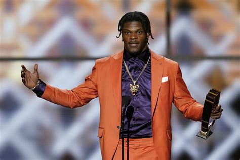 Lamar Jackson wins NFL MVP as Ravens take three awards - Los Angeles Times