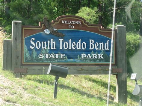 the welcome sign to south toledo bend state park is posted in front of ...