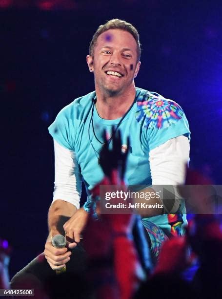 Chris Martin Singer Photos and Premium High Res Pictures - Getty Images