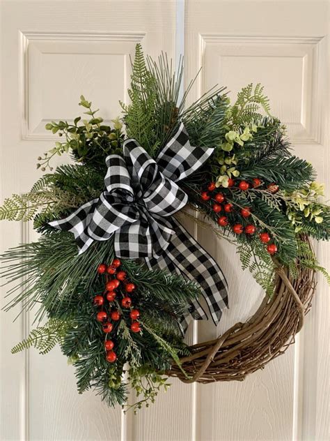 Sixteen Stunning Etsy Christmas Wreaths - Six Little Ducks - | Christmas wreaths diy, Christmas ...