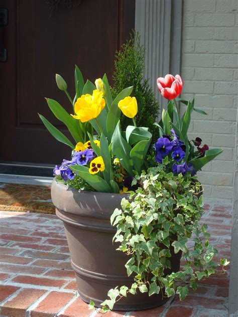 Spring Planter | Spring planter, Flower planters, Outdoor yard ideas