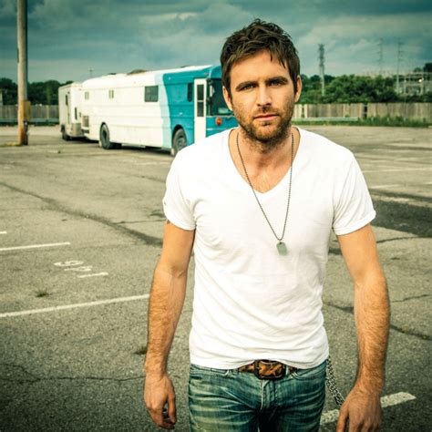 Canaan Smith Scores His First No.1 Song with "Love You Like That" | Country Music Rocks