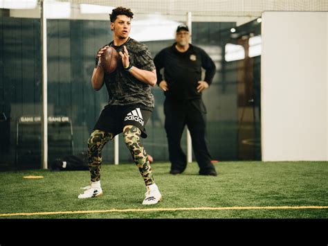 2X Super Bowl Champion Patrick Mahomes Finds an Adorable Workout ...