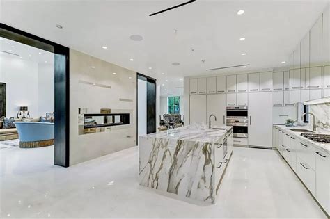 Breathtaking Texas Modern Home in Houston for Sale at $4.9 Million