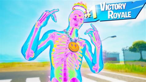 J BALVIN SKIN (SKELETON STYLE) GAMEPLAY / 10 Kills Solo Win + HANDCAM ...