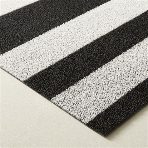 Chilewich Modern Utility Mat + Reviews | CB2 | Modern doormats, Chilewich, Modern bath towels