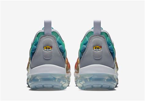 Nike Vapormax Plus Rainbow First Look | SneakerNews.com