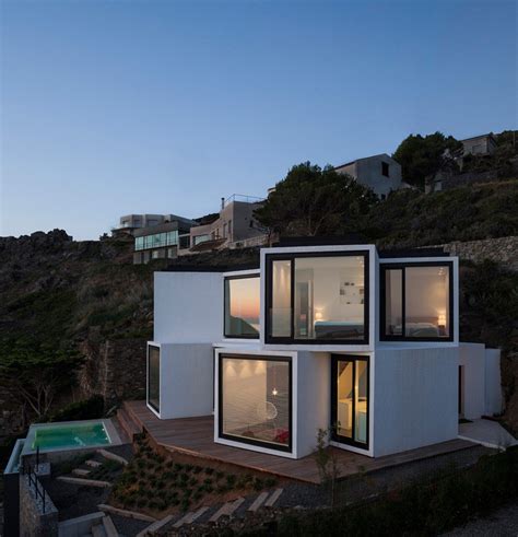 Exceptional Geometrical Forms and Design Expose in the Sunflower House in Spain | Home Design Lover