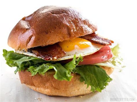 Brown Sugar Bacon Breakfast Sandwiches & Chipotle Mayo - Budget Bytes