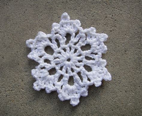 Crochet Doilies Snowflake | EMBROIDERY & ORIGAMI