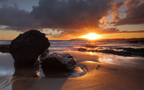 Beach Sunset Landscape Between Rocks - High Definition Wallpaper