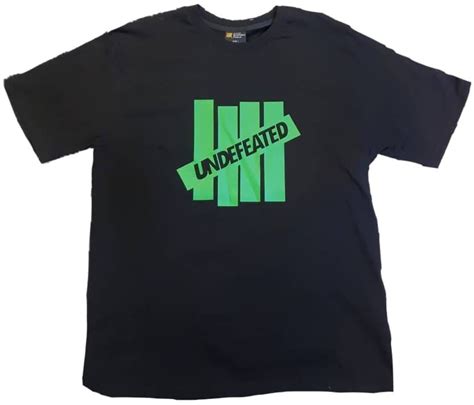 UNDEFEATED Signature Logo With Wordmark Tee ' Black/Green' - Novelship