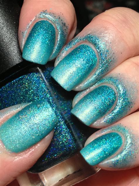 Canadian Nail Fanatic: 40 Great Nail Art Ideas - Teal and Gradient