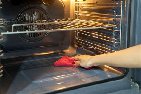 Oven cleaning: How to clean oven and remove grime according to Mrs ...