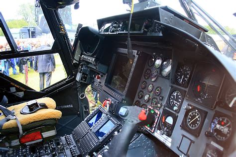 Lynx Cockpit | Bit more sophisticated then a Bell JetRanger … | Peter ...