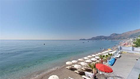 Letojanni beach, Sicily: italian beaches on trovaspiagge