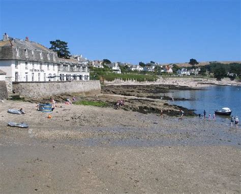 St Mawes Beach Information - Cornwall Beach Guide