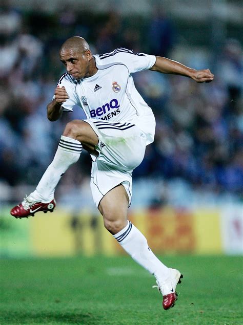 Roberto Carlos, la frappe supersonique brésilienne du Real Madrid