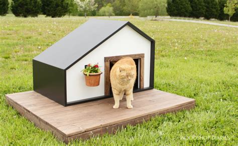 Easy to Build DIY Outdoor Pet House {For Outdoor Cats or Dogs!}