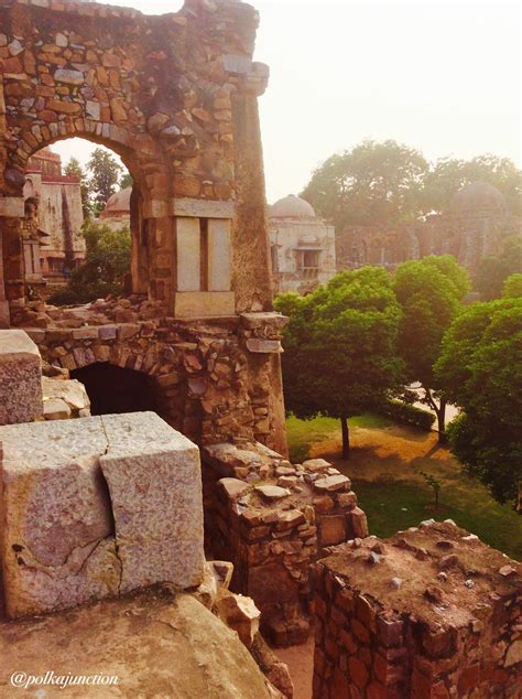 Complete guide to visiting the historic Hauz Khas fort in Delhi