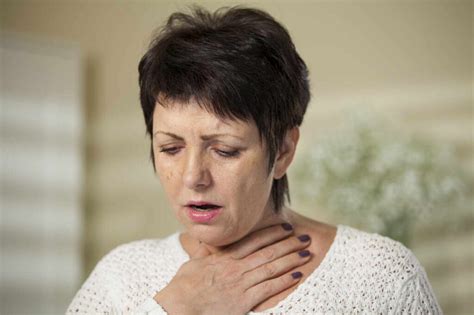 Goiter: 10 Goiter Symptoms