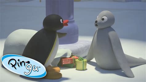 Pingu & Robbie Exchange Gifts!🎁@Pingu Pingu In The City - YouTube