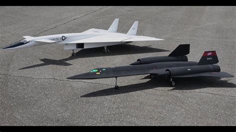 XB-70 model at the Giant Scale Radio-Controlled Model Aircraft Air Show-NMUSAF 2019 - YouTube