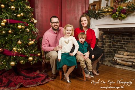 2017 Christmas Studio Portraits | pixelsonpaperblog.com