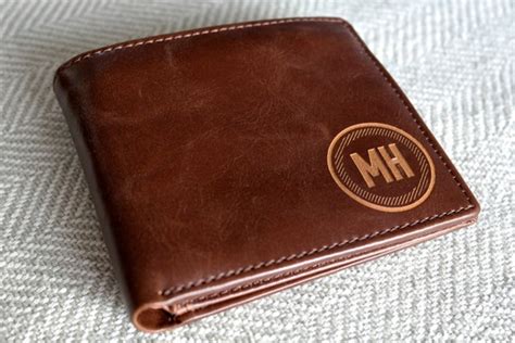 Personalized Engraved Wallets For Men | NAR Media Kit