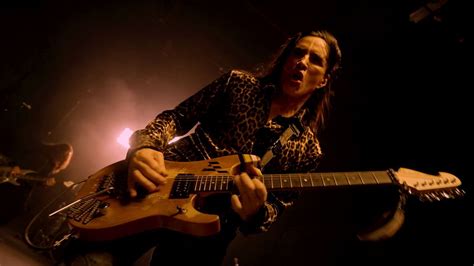 Nuno Bettencourt says the Rise solo opens with a mistake | Guitar World