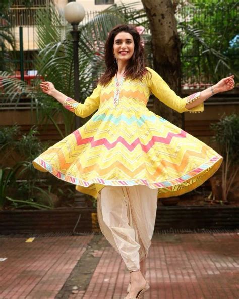 PIX: Katrina rocks Monsoon Fashion! - Rediff.com movies