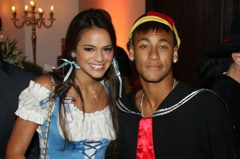 ALL SPORTS PLAYERS: Neymar Jr Girlfriend Bruna Marquezine 2014